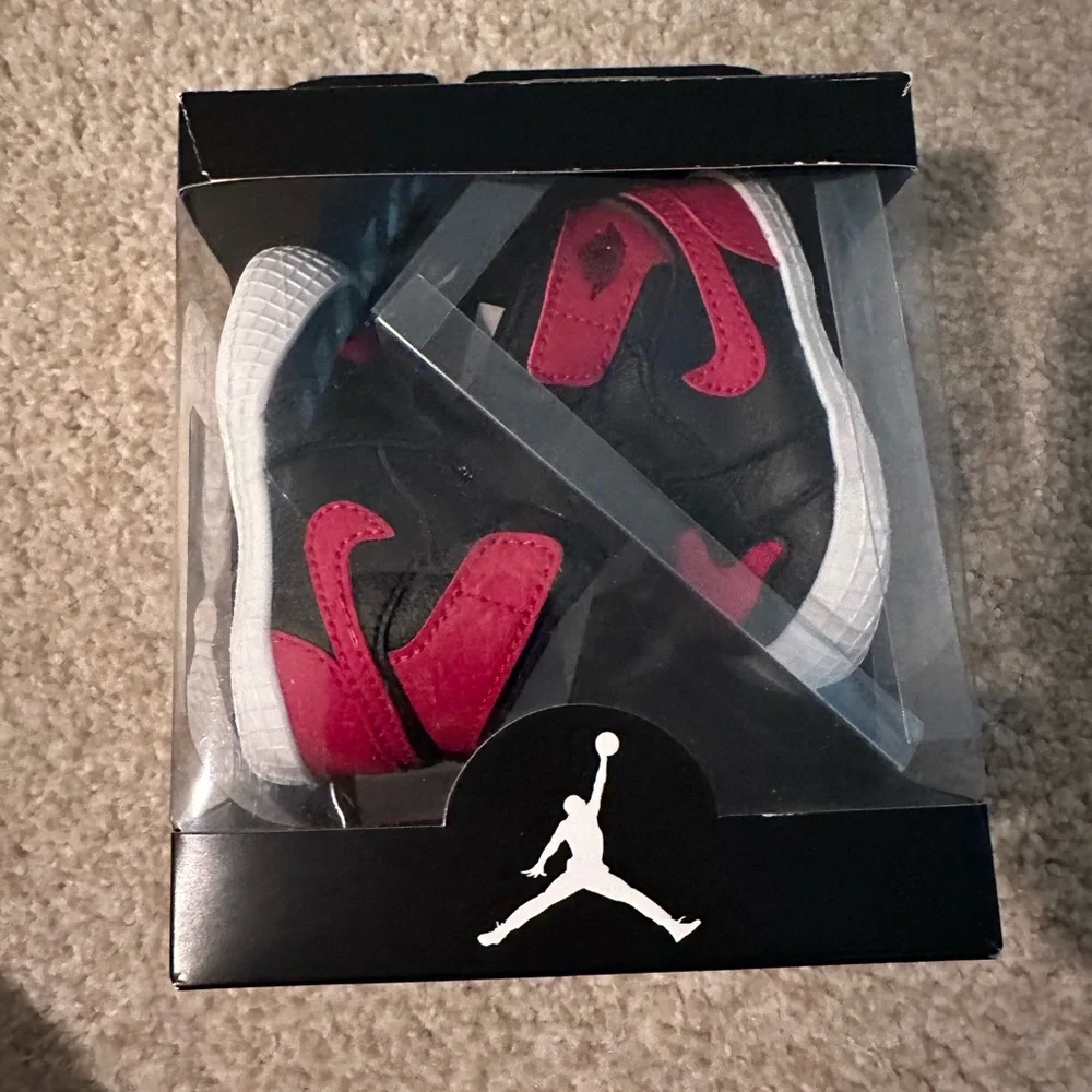 Jordan 1 crib bootie